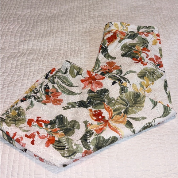 Chico's Floral Eyelet Culotte Wide Leg Pants - Picture 9 of 10